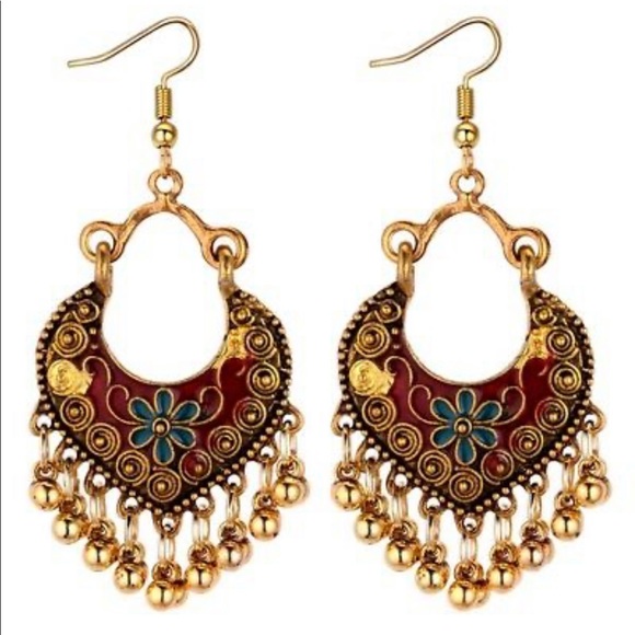 🆕 Boho Gold-Tone Curved Earrings - Picture 6 of 7